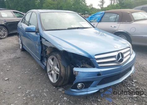 2010 Mercedes-Benz C 300 Luxury/Sport из США, поврежденный, VIN WDDGF5EB8AR095480